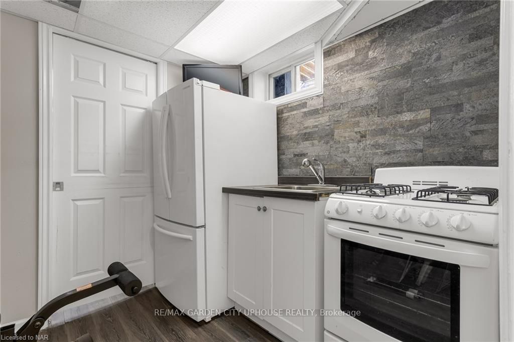 Photo 8 of 48 Shetland Crescent, St. Catharines, E. Chester — HOMEH