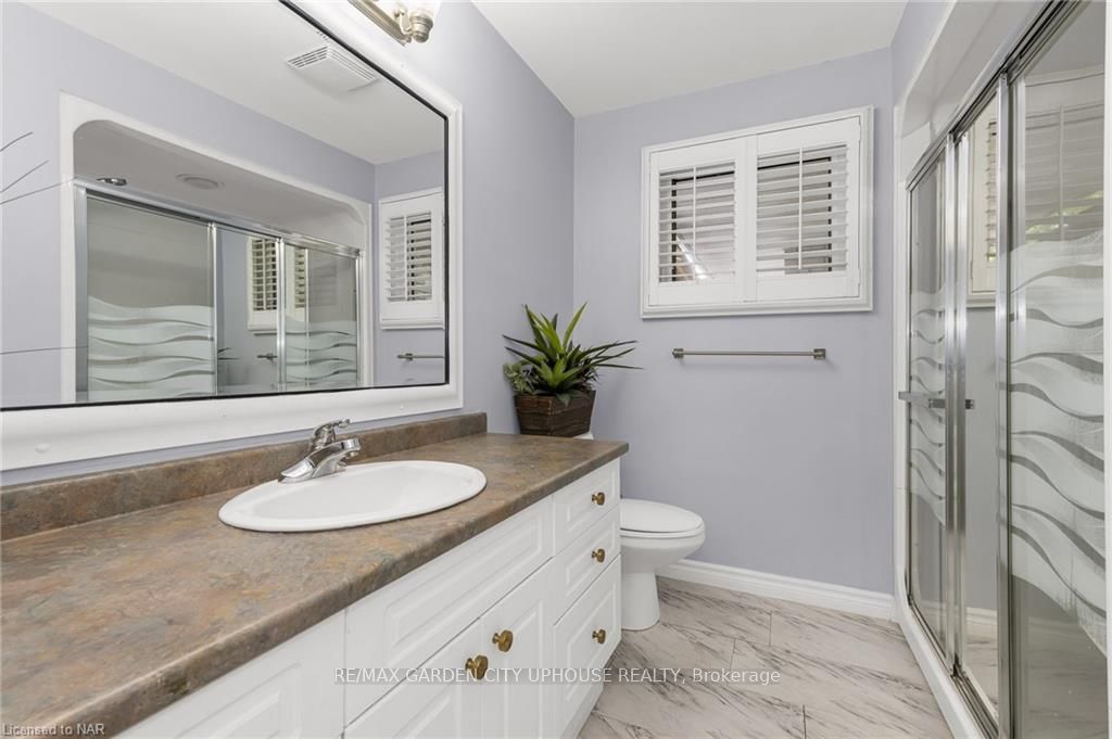 Photo 11 of 48 Shetland Crescent, St. Catharines, E. Chester — HOMEH