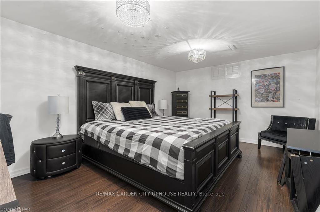 Photo 15 of 48 Shetland Crescent, St. Catharines, E. Chester — HOMEH
