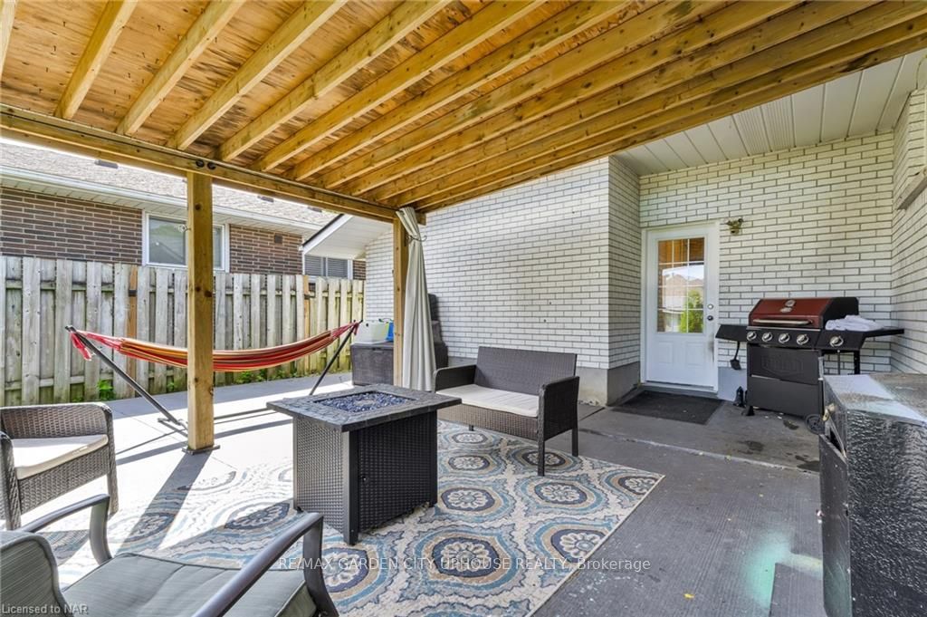 Photo 17 of 48 Shetland Crescent, St. Catharines, E. Chester — HOMEH