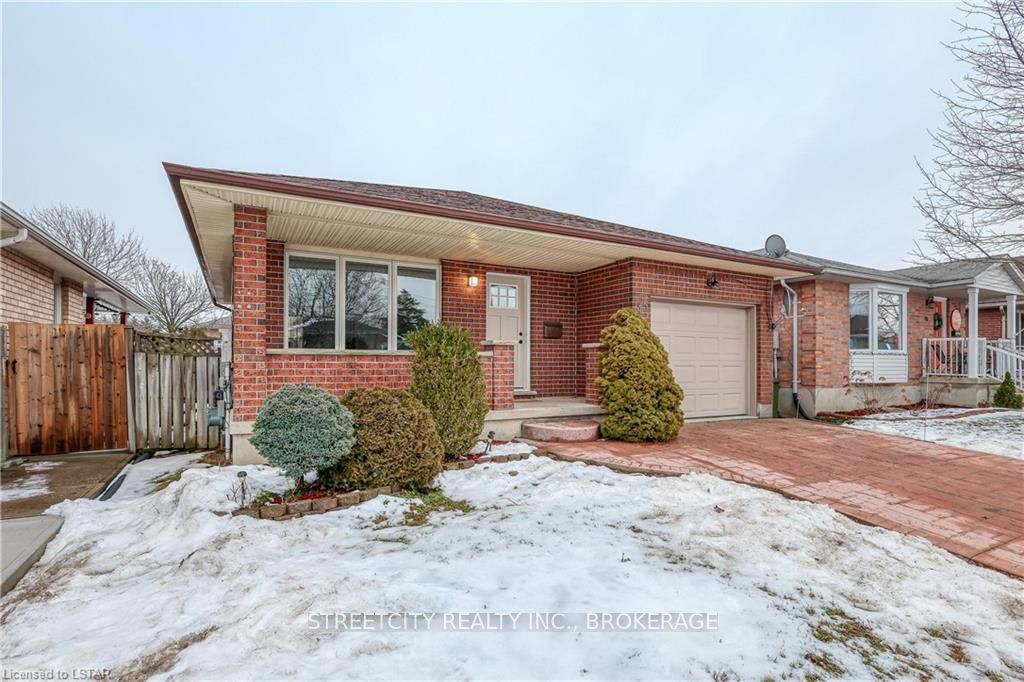 Photo 2 of 45 Neal Avenue, St. Thomas — HOMEH