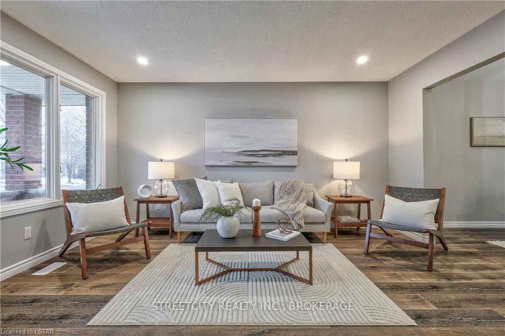 Photo 5 of 45 Neal Avenue, St. Thomas — HOMEH