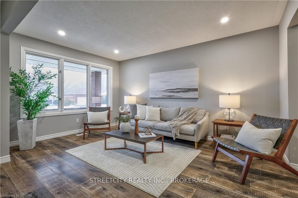 Photo 6 of 45 Neal Avenue, St. Thomas — HOMEH