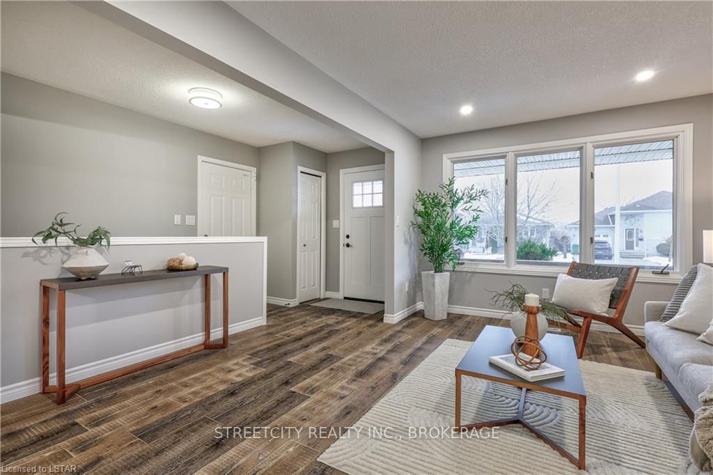 Photo 8 of 45 Neal Avenue, St. Thomas — HOMEH