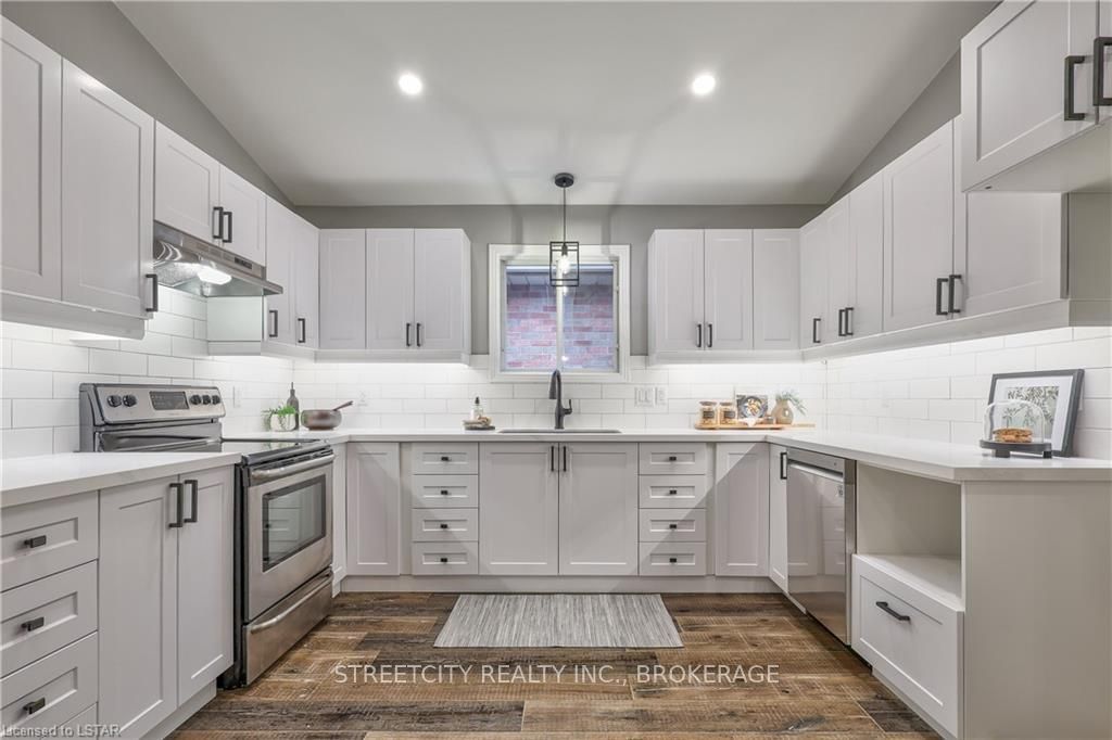 Photo 14 of 45 Neal Avenue, St. Thomas — HOMEH