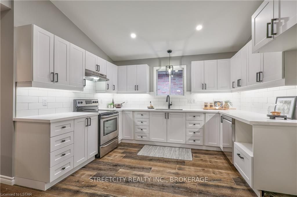Photo 16 of 45 Neal Avenue, St. Thomas — HOMEH