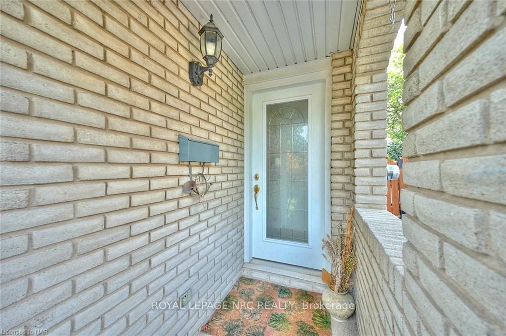 Photo 3 of 86 Green Maple Drive, St. Catharines, Secord Woods — HOMEH