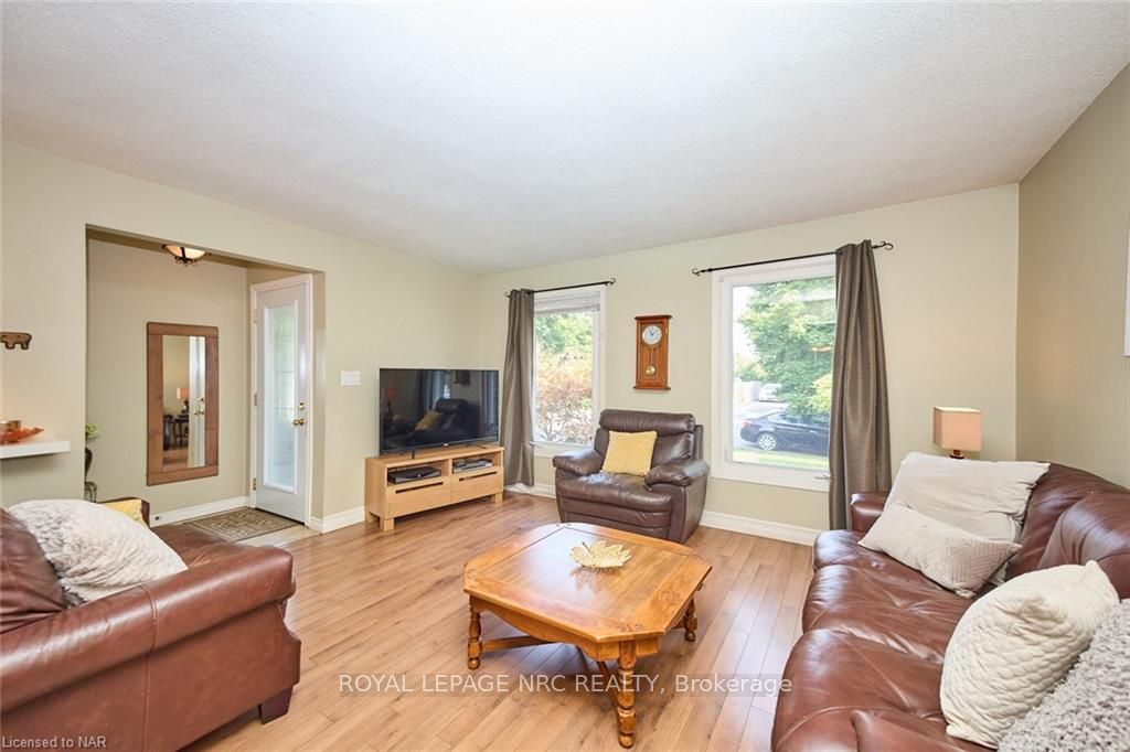 Photo 6 of 86 Green Maple Drive, St. Catharines, Secord Woods — HOMEH