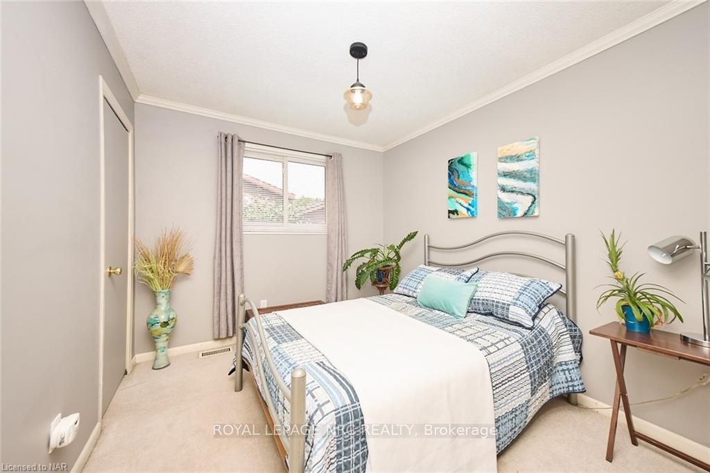 Photo 14 of 86 Green Maple Drive, St. Catharines, Secord Woods — HOMEH