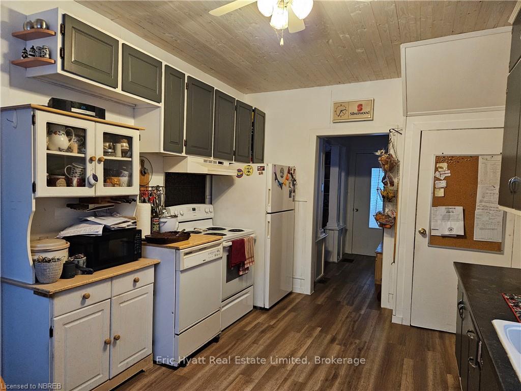 Photo 6 of 860 Main Street, Callander — HOMEH