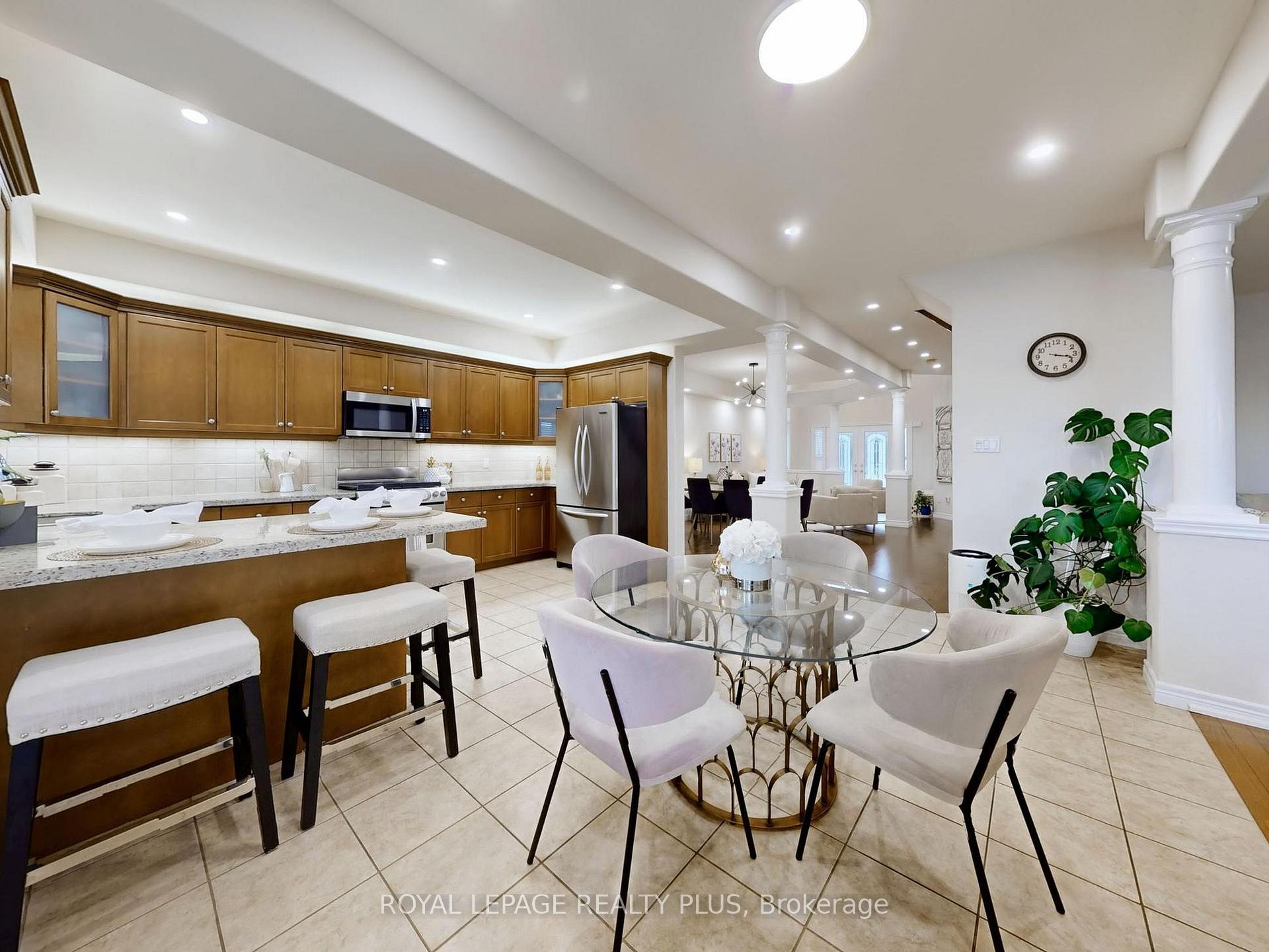 Photo 16 of 115 Candlewood Drive, Hamilton, Stoney Creek Mountain — HOMEH