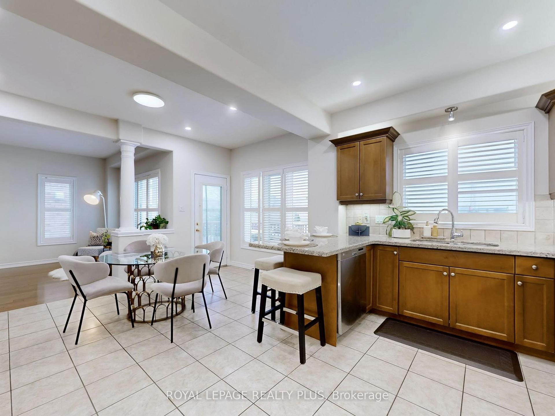Photo 18 of 115 Candlewood Drive, Hamilton, Stoney Creek Mountain — HOMEH
