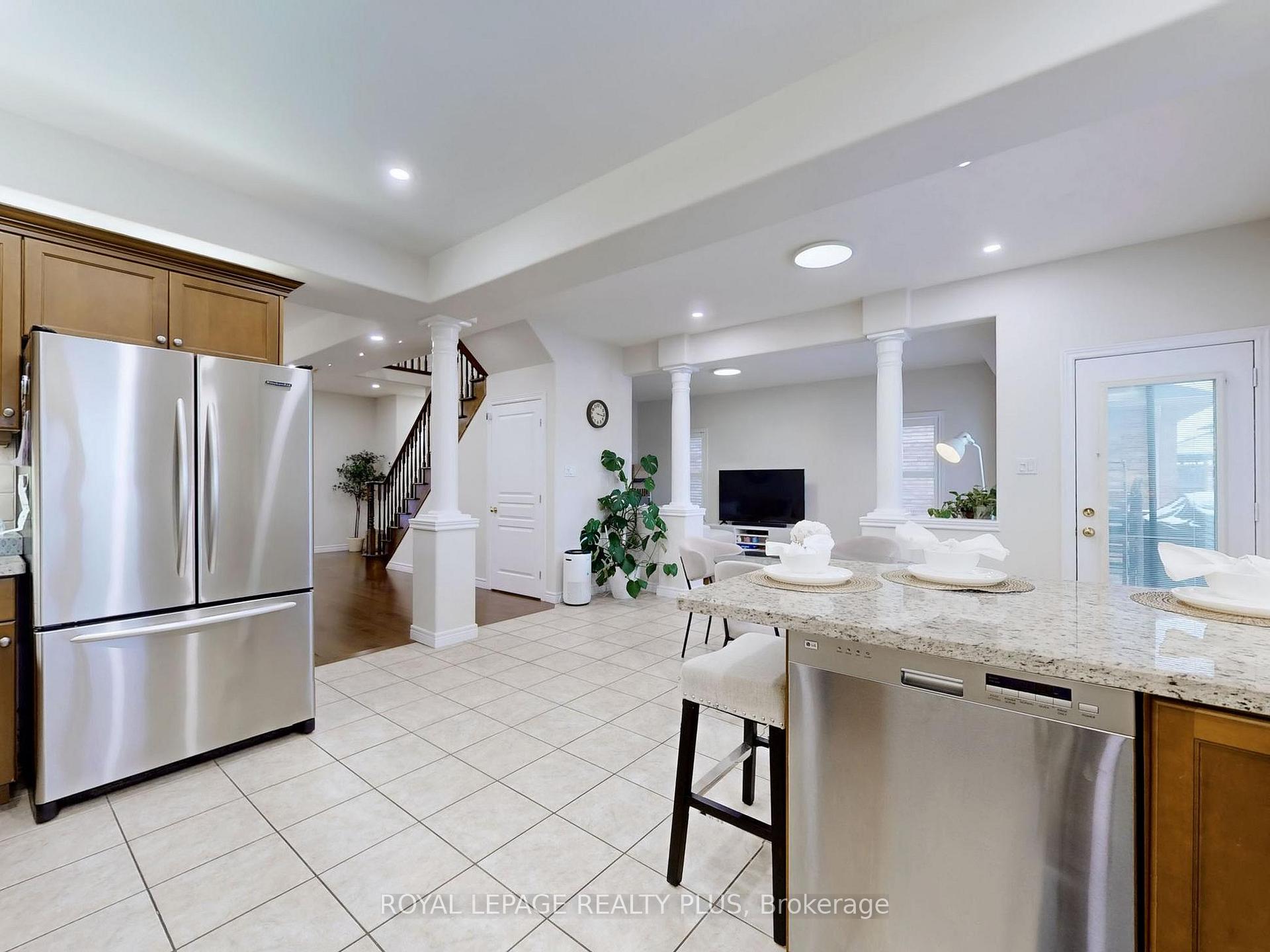 Photo 19 of 115 Candlewood Drive, Hamilton, Stoney Creek Mountain — HOMEH