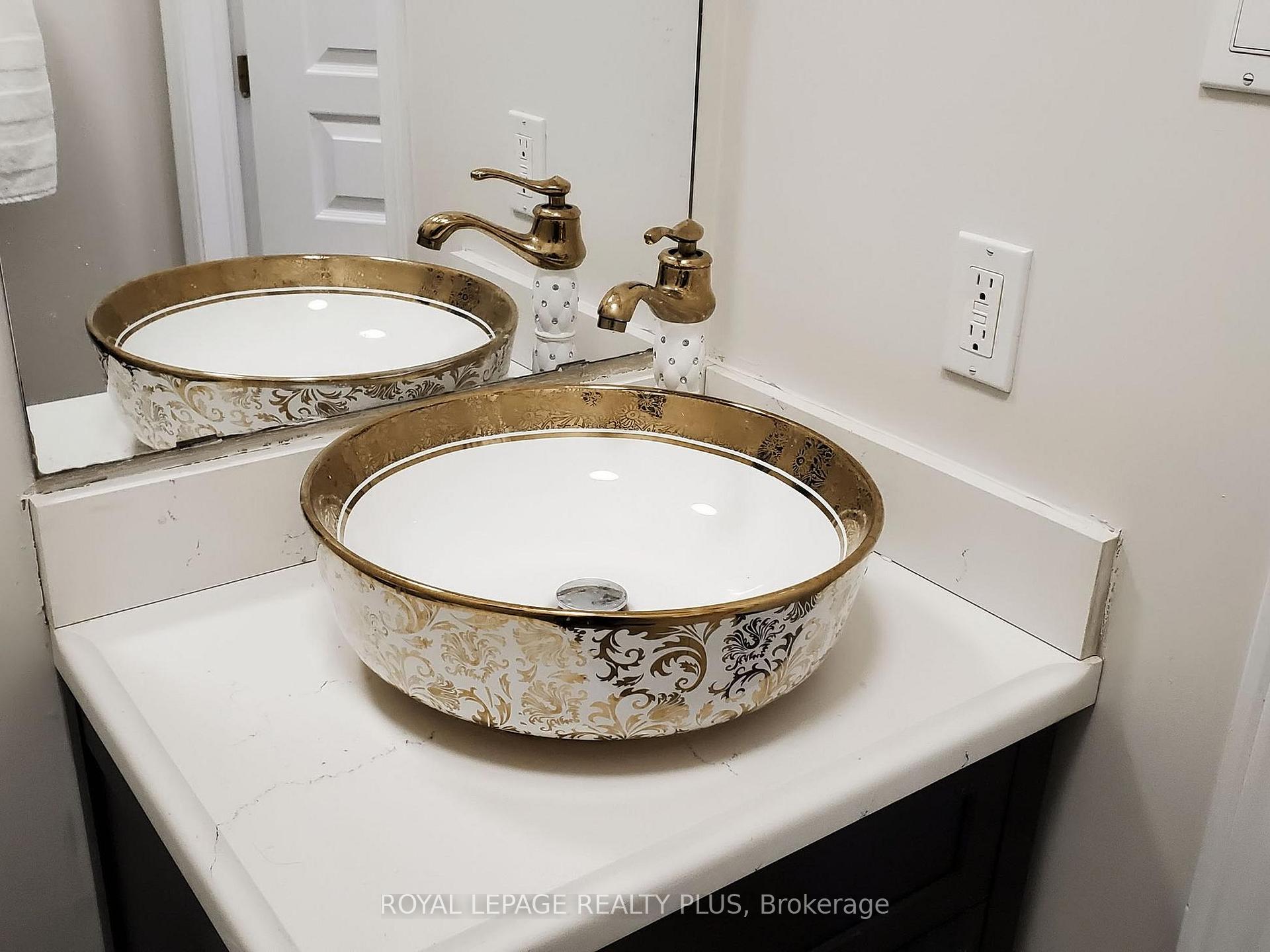 Photo 20 of 115 Candlewood Drive, Hamilton, Stoney Creek Mountain — HOMEH