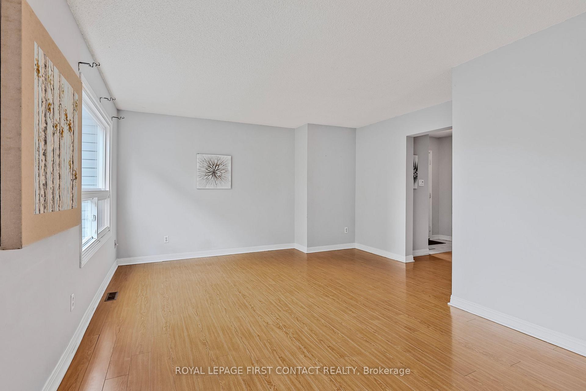Photo 8 of 9 Carr Drive, Barrie, Letitia Heights — HOMEH