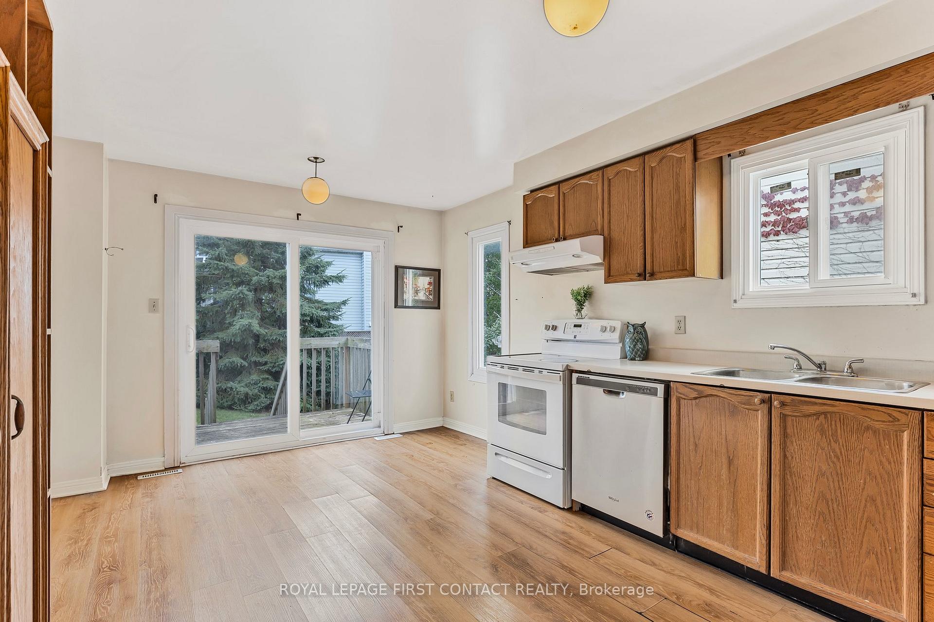Photo 9 of 9 Carr Drive, Barrie, Letitia Heights — HOMEH