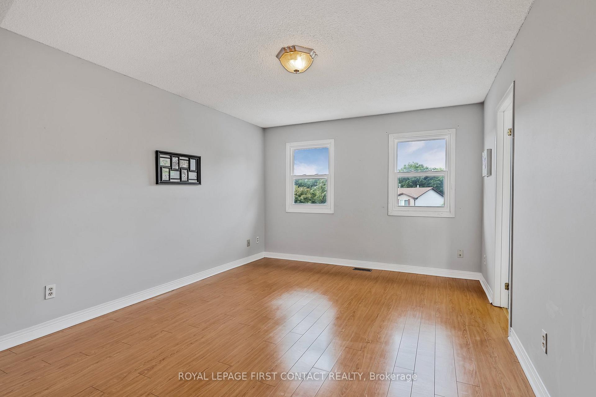Photo 15 of 9 Carr Drive, Barrie, Letitia Heights — HOMEH