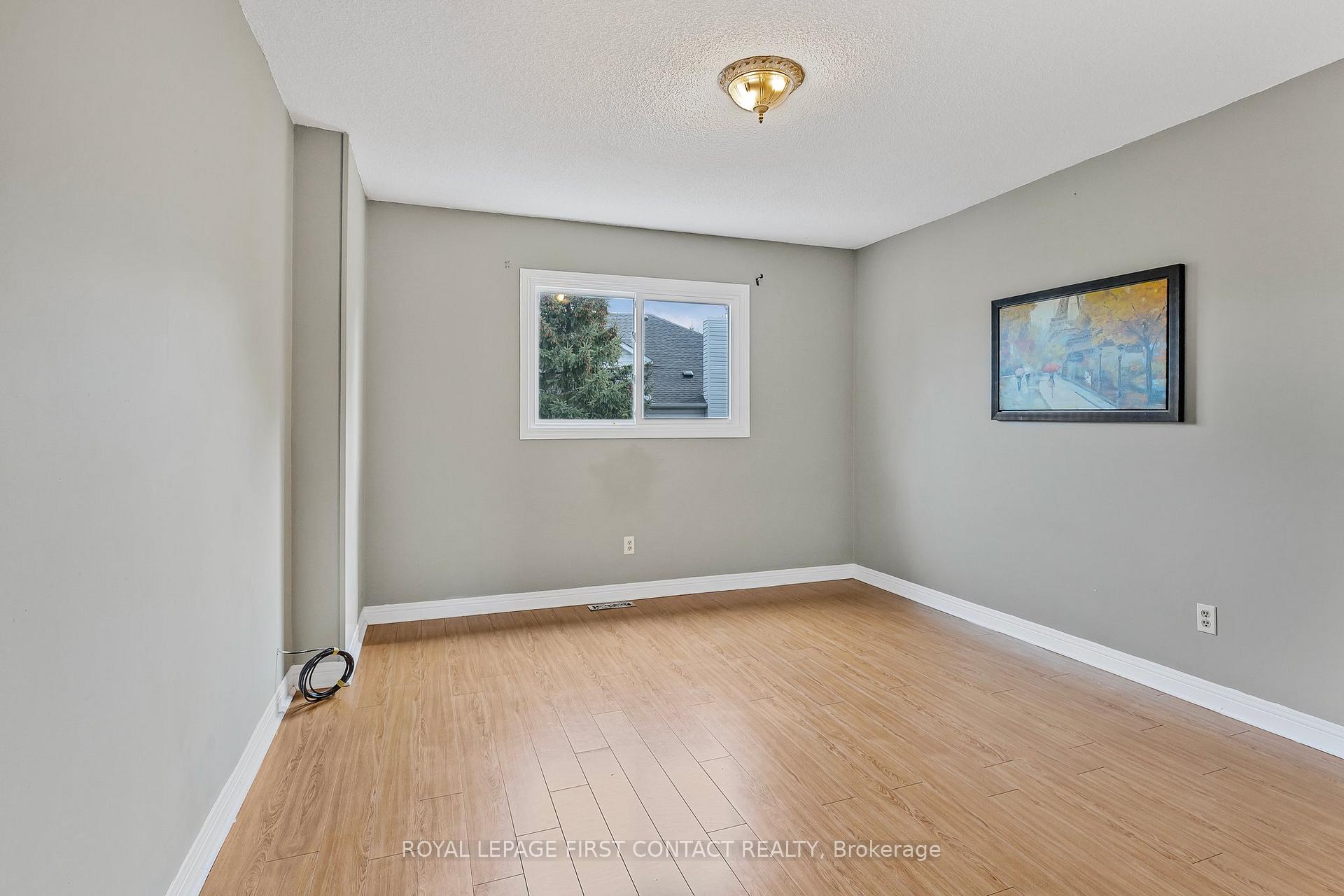 Photo 18 of 9 Carr Drive, Barrie, Letitia Heights — HOMEH