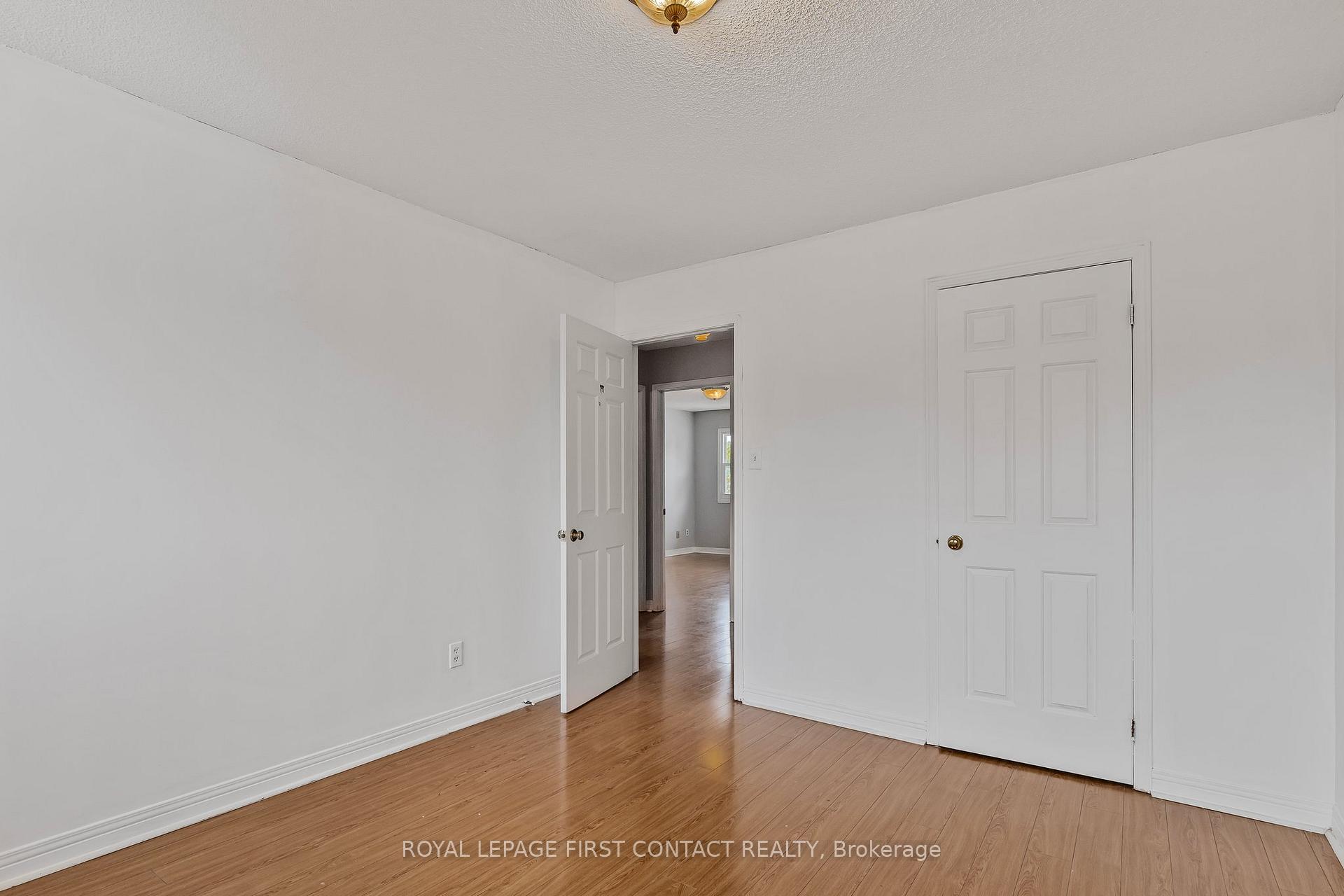 Photo 21 of 9 Carr Drive, Barrie, Letitia Heights — HOMEH