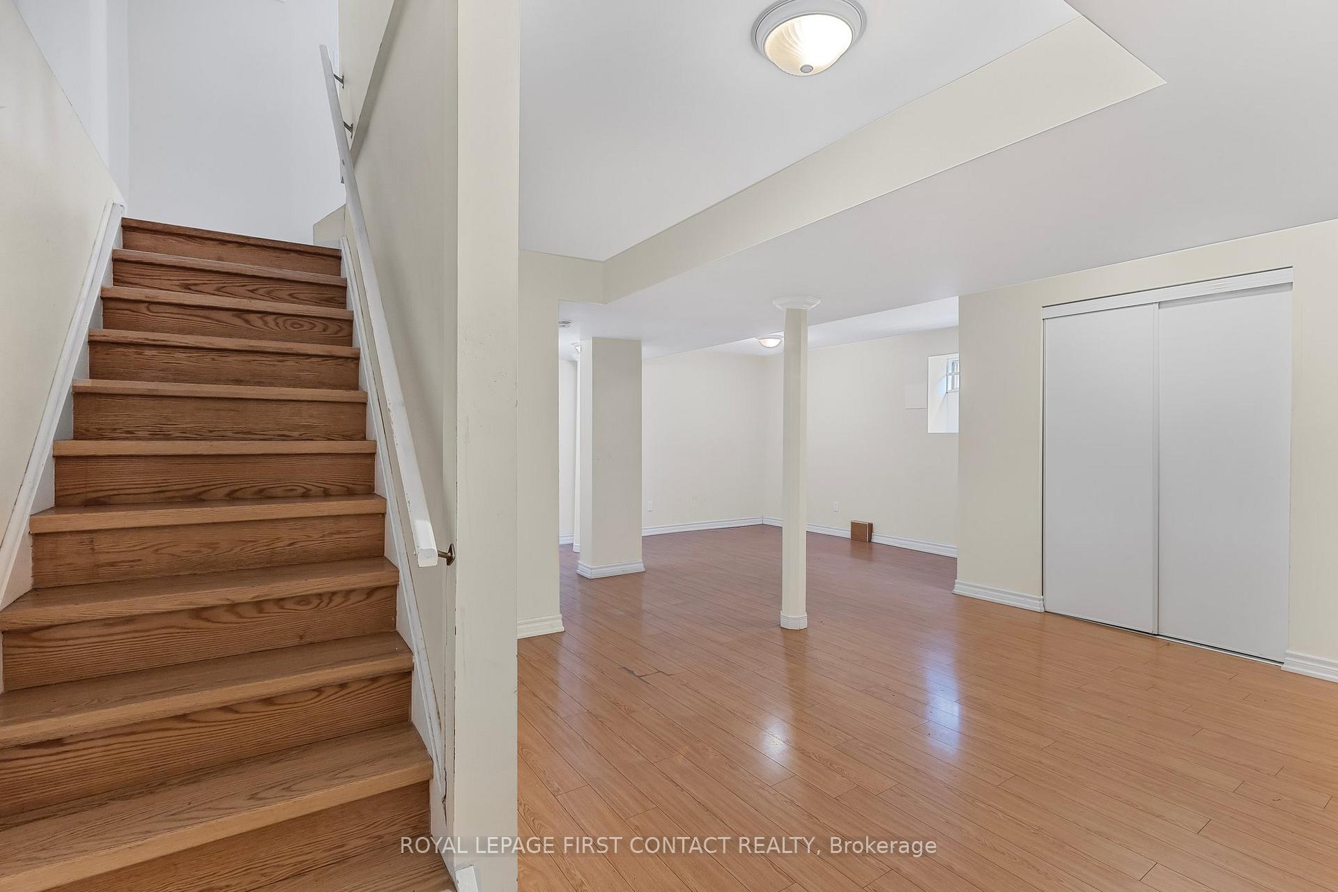 Photo 23 of 9 Carr Drive, Barrie, Letitia Heights — HOMEH