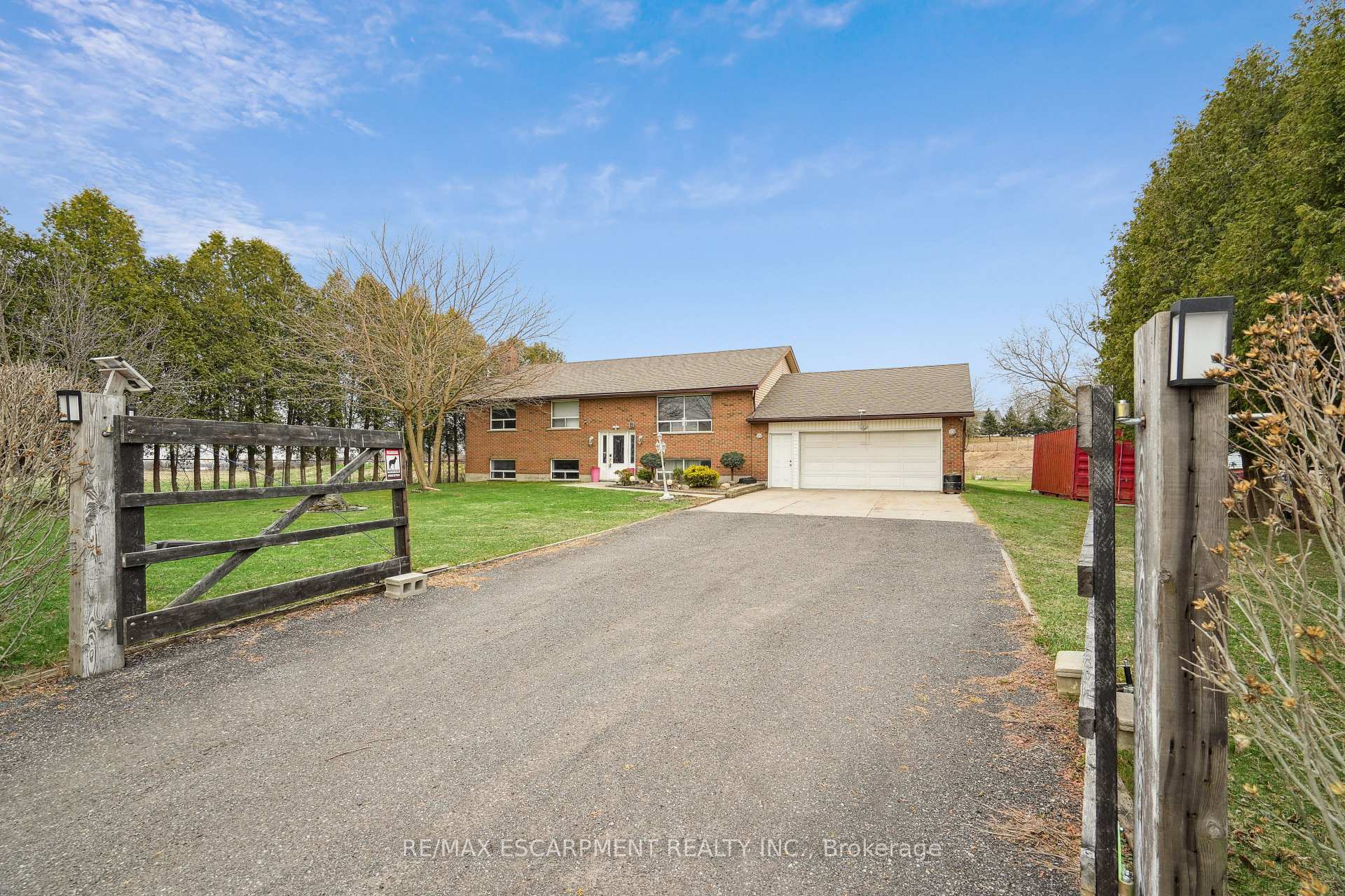 Photo 1 of 515 Brock Road, Hamilton, Rural Flamborough — HOMEH