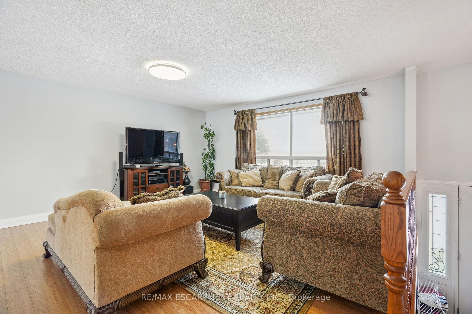 Photo 6 of 515 Brock Road, Hamilton, Rural Flamborough — HOMEH