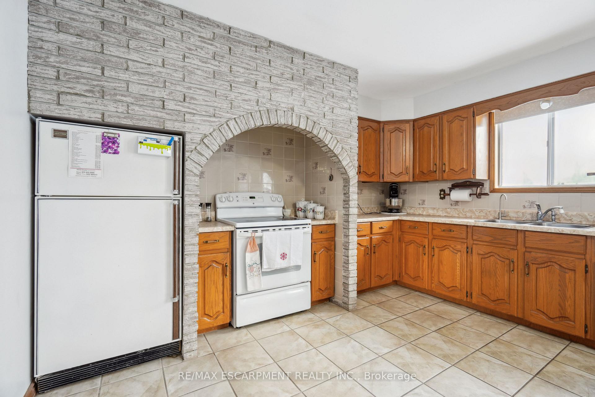 Photo 13 of 515 Brock Road, Hamilton, Rural Flamborough — HOMEH