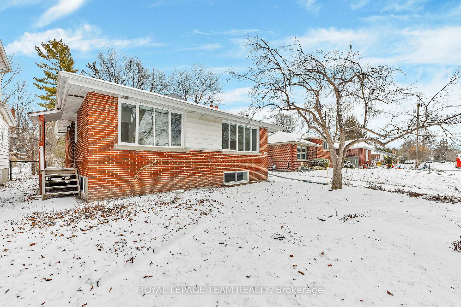 Photo 4 of 629 Mansfield Avenue, Ottawa, McKellar/Highland — HOMEH