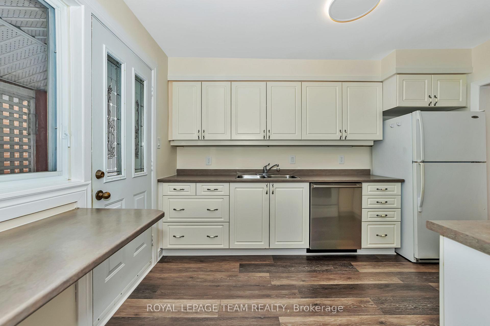 Photo 10 of 629 Mansfield Avenue, Ottawa, McKellar/Highland — HOMEH