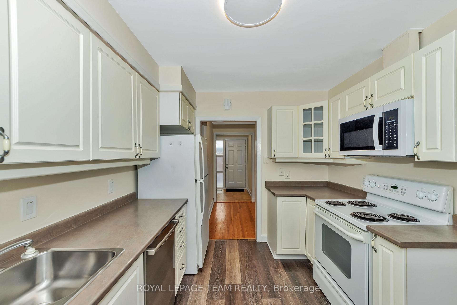 Photo 11 of 629 Mansfield Avenue, Ottawa, McKellar/Highland — HOMEH