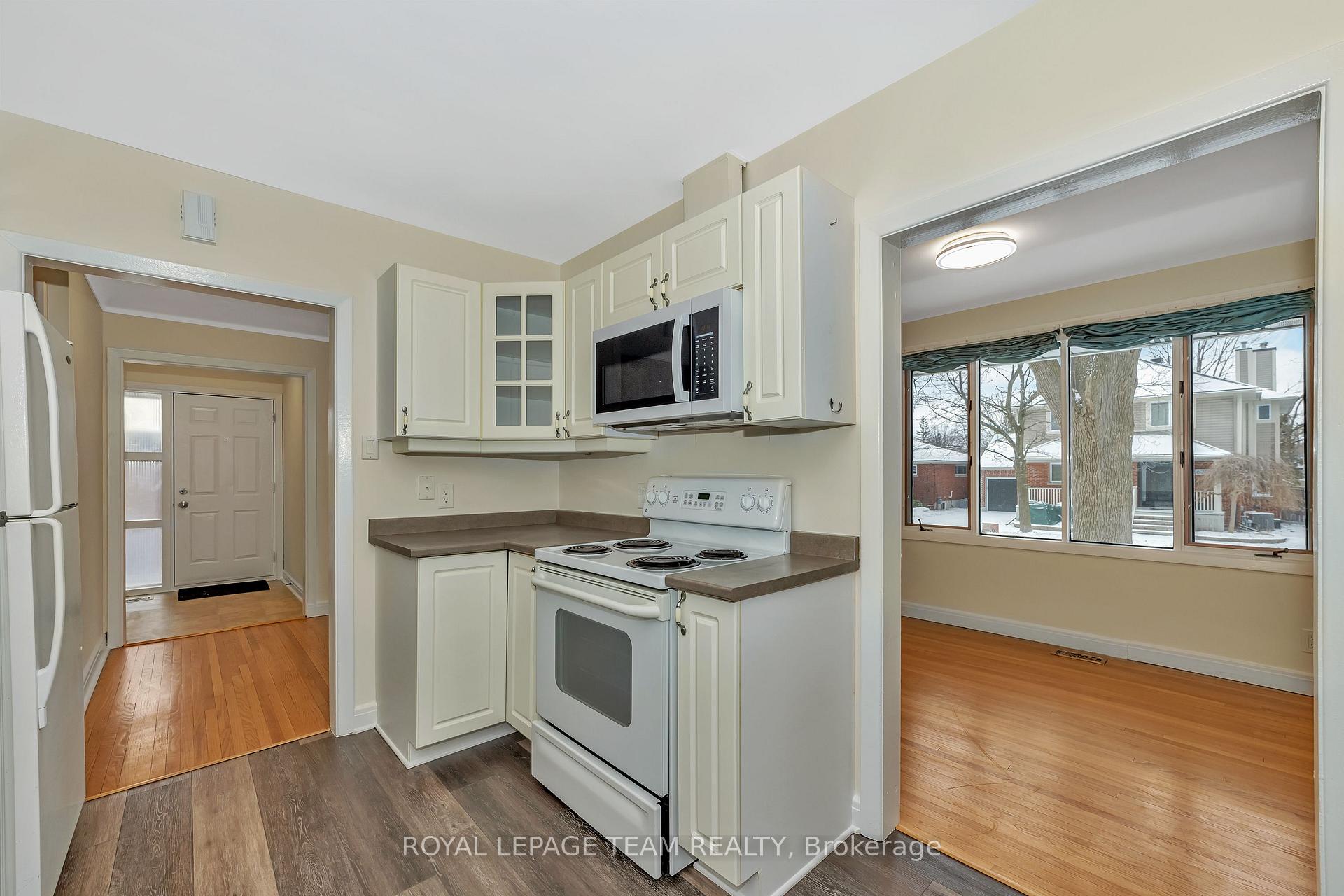 Photo 14 of 629 Mansfield Avenue, Ottawa, McKellar/Highland — HOMEH