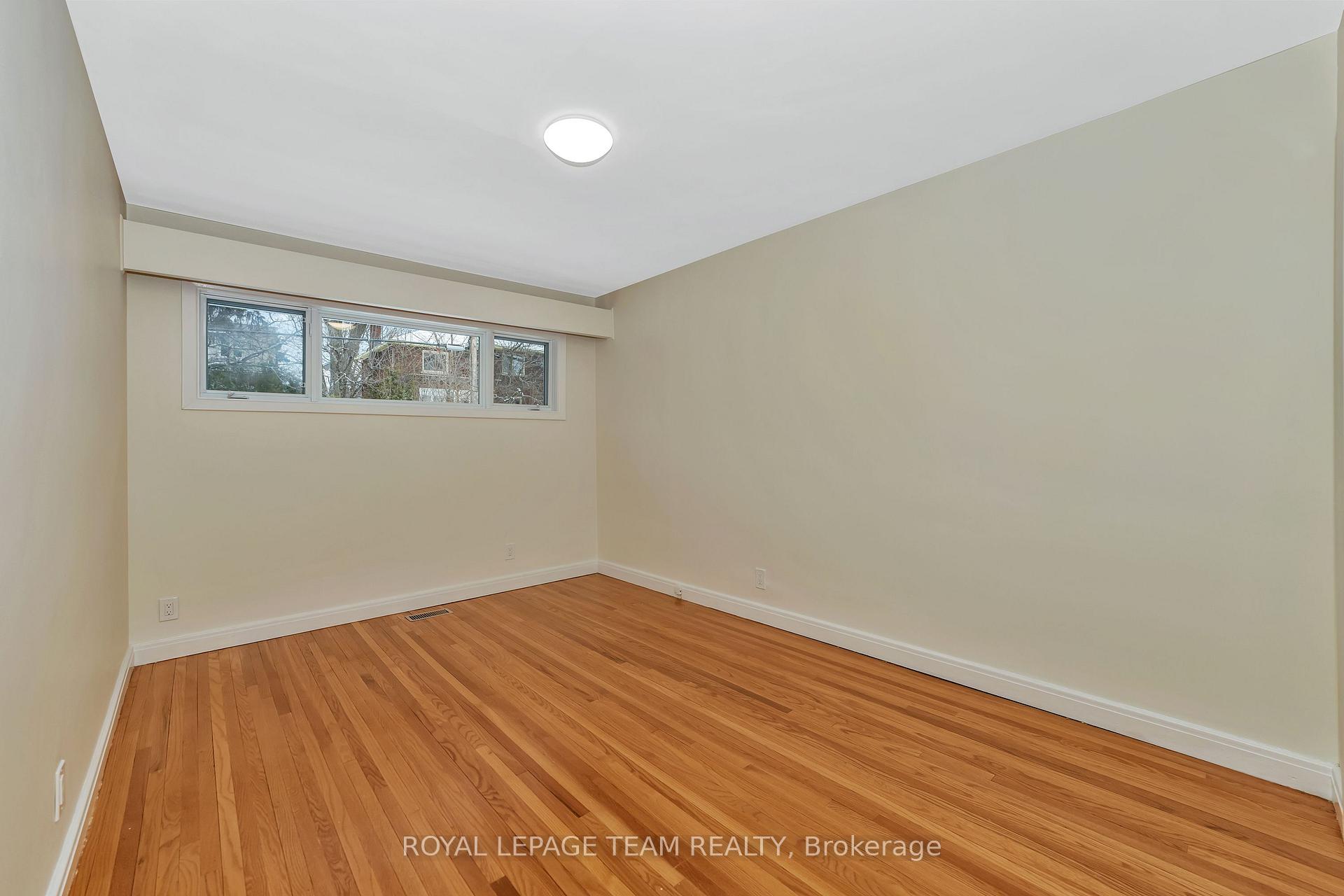 Photo 12 of 629 Mansfield Avenue, Ottawa, McKellar/Highland — HOMEH