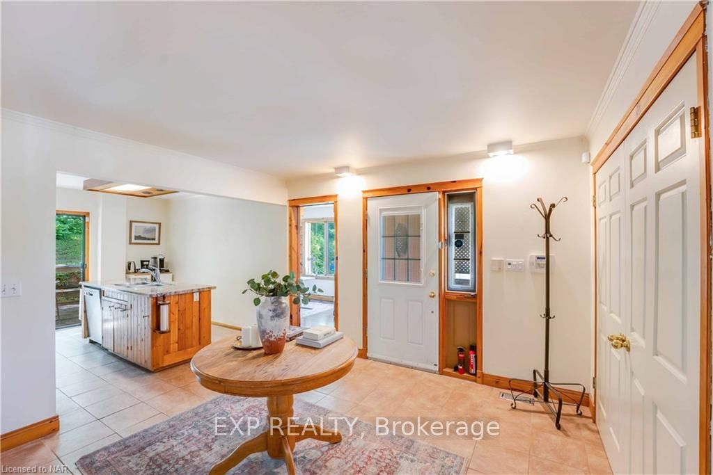 Photo 26 of 29 Dundas Crescent, St. Catharines, Burleigh Hill — HOMEH