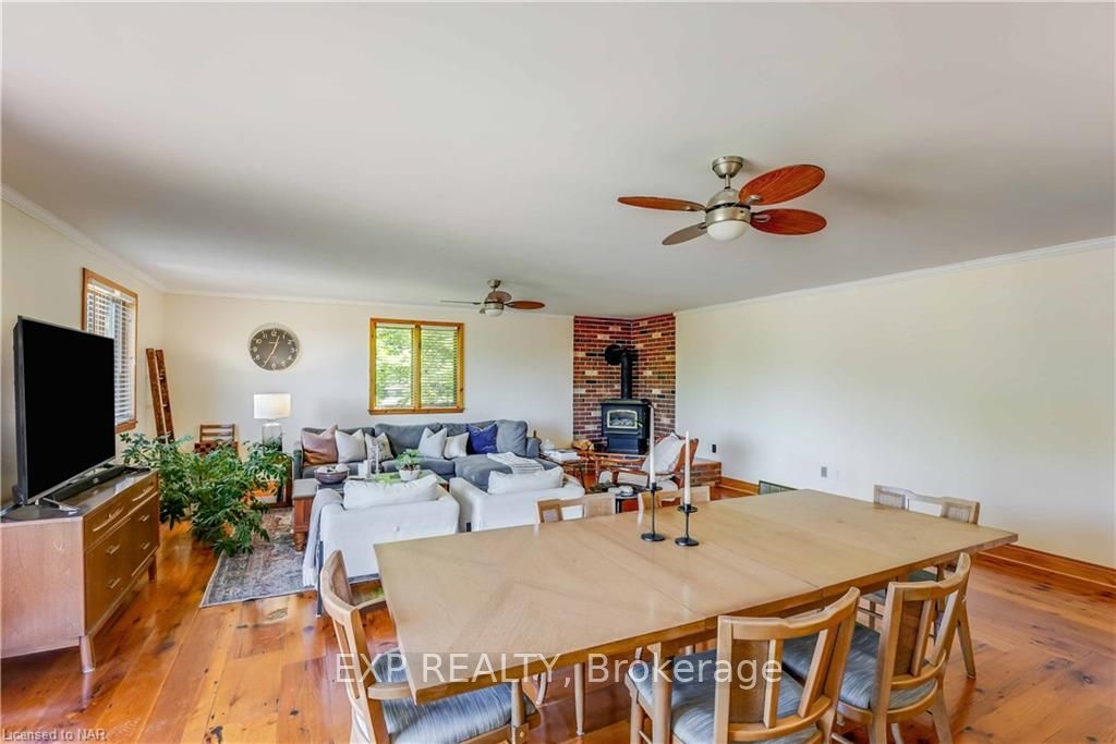 Photo 28 of 29 Dundas Crescent, St. Catharines, Burleigh Hill — HOMEH