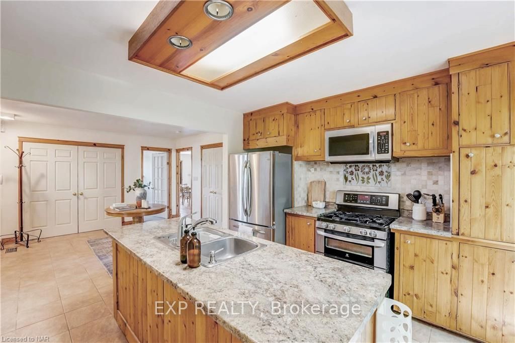 Photo 32 of 29 Dundas Crescent, St. Catharines, Burleigh Hill — HOMEH