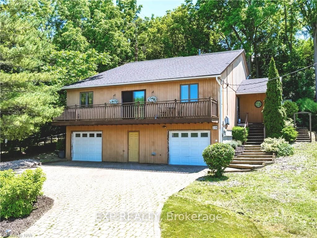 Photo 3 of 29 Dundas Crescent, St. Catharines, Burleigh Hill — HOMEH