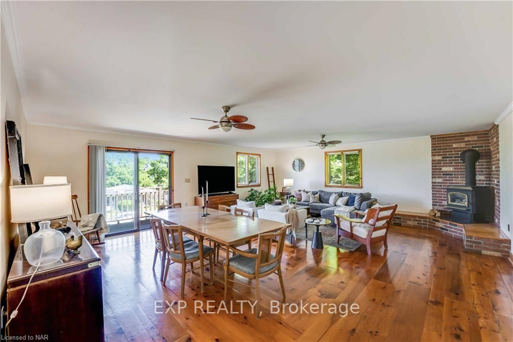 Photo 8 of 29 Dundas Crescent, St. Catharines, Burleigh Hill — HOMEH