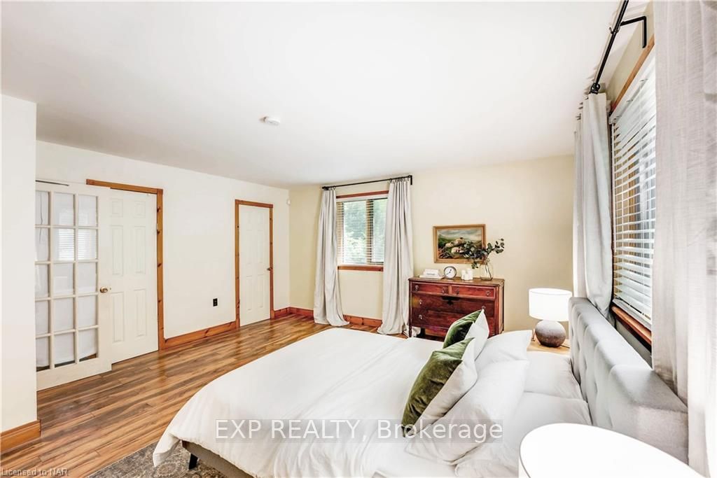 Photo 19 of 29 Dundas Crescent, St. Catharines, Burleigh Hill — HOMEH