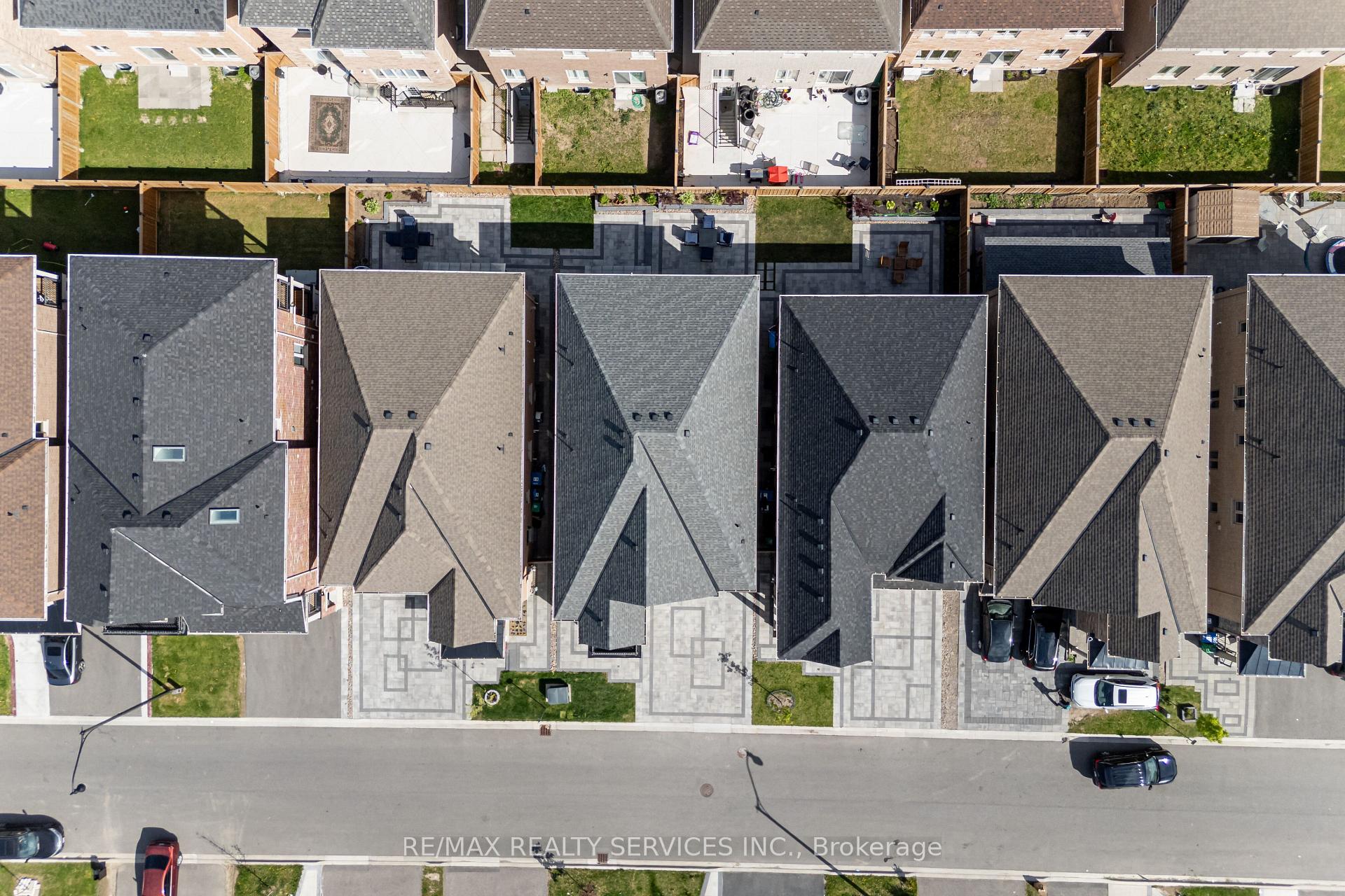 Photo 40 of 105 Benhurst Crescent, Brampton, Northwest Brampton — HOMEH