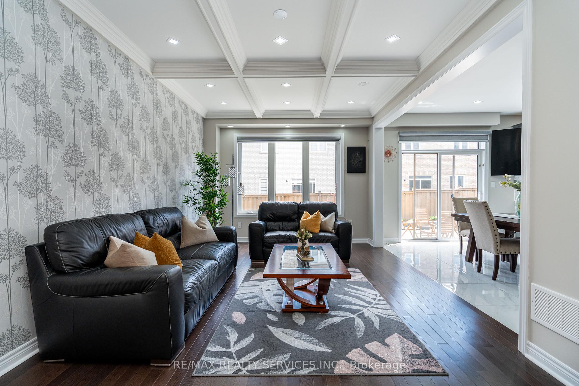 Photo 7 of 105 Benhurst Crescent, Brampton, Northwest Brampton — HOMEH