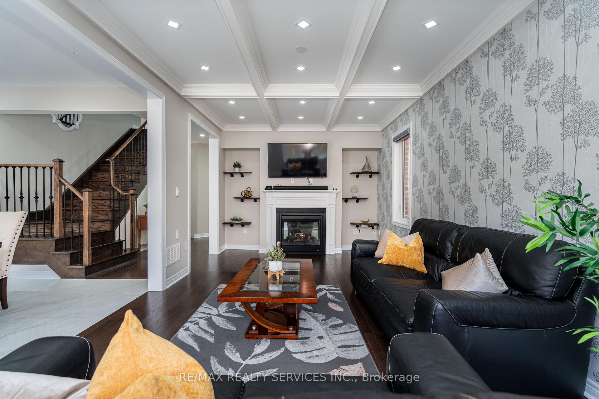 Photo 22 of 105 Benhurst Crescent, Brampton, Northwest Brampton — HOMEH