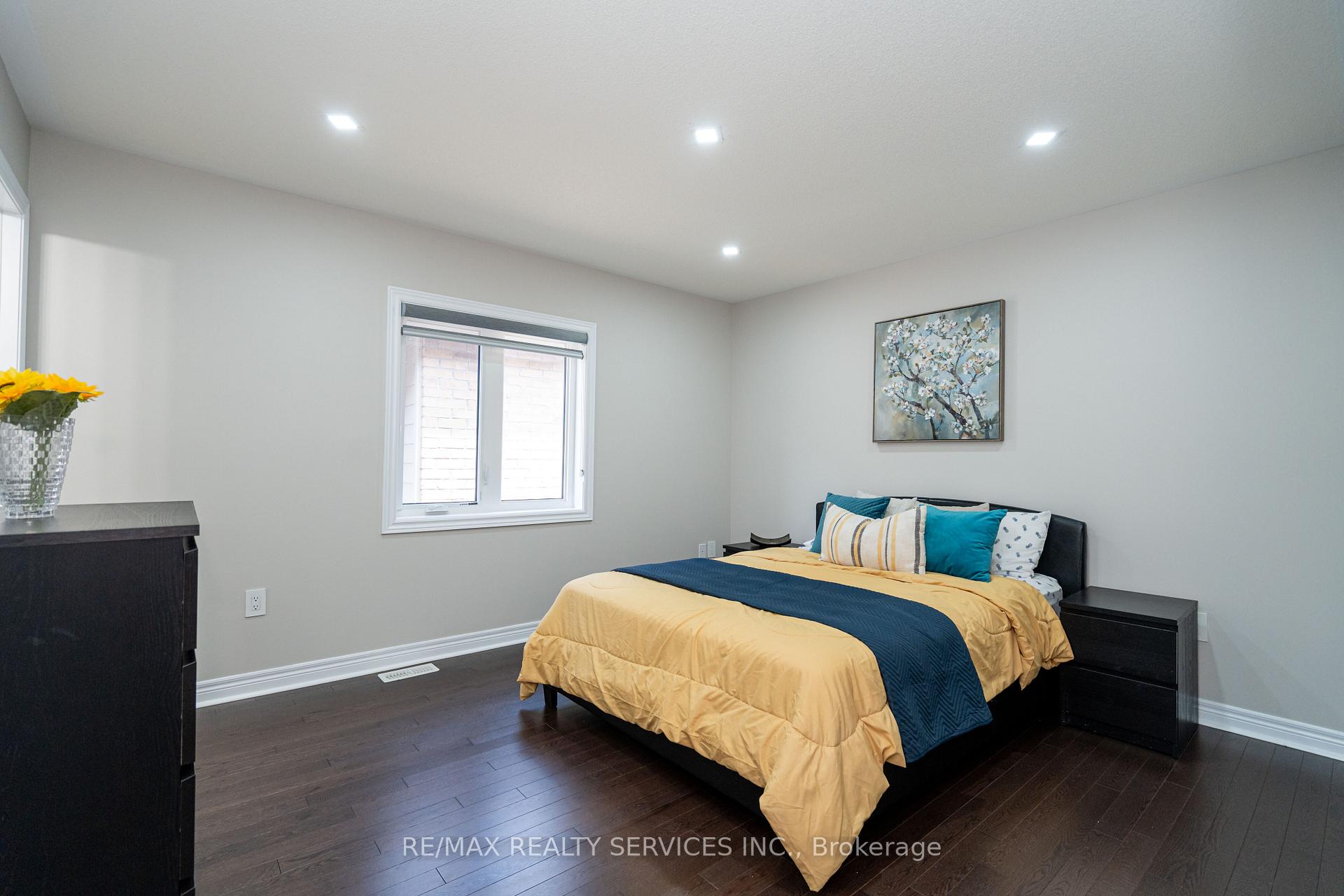 Photo 29 of 105 Benhurst Crescent, Brampton, Northwest Brampton — HOMEH