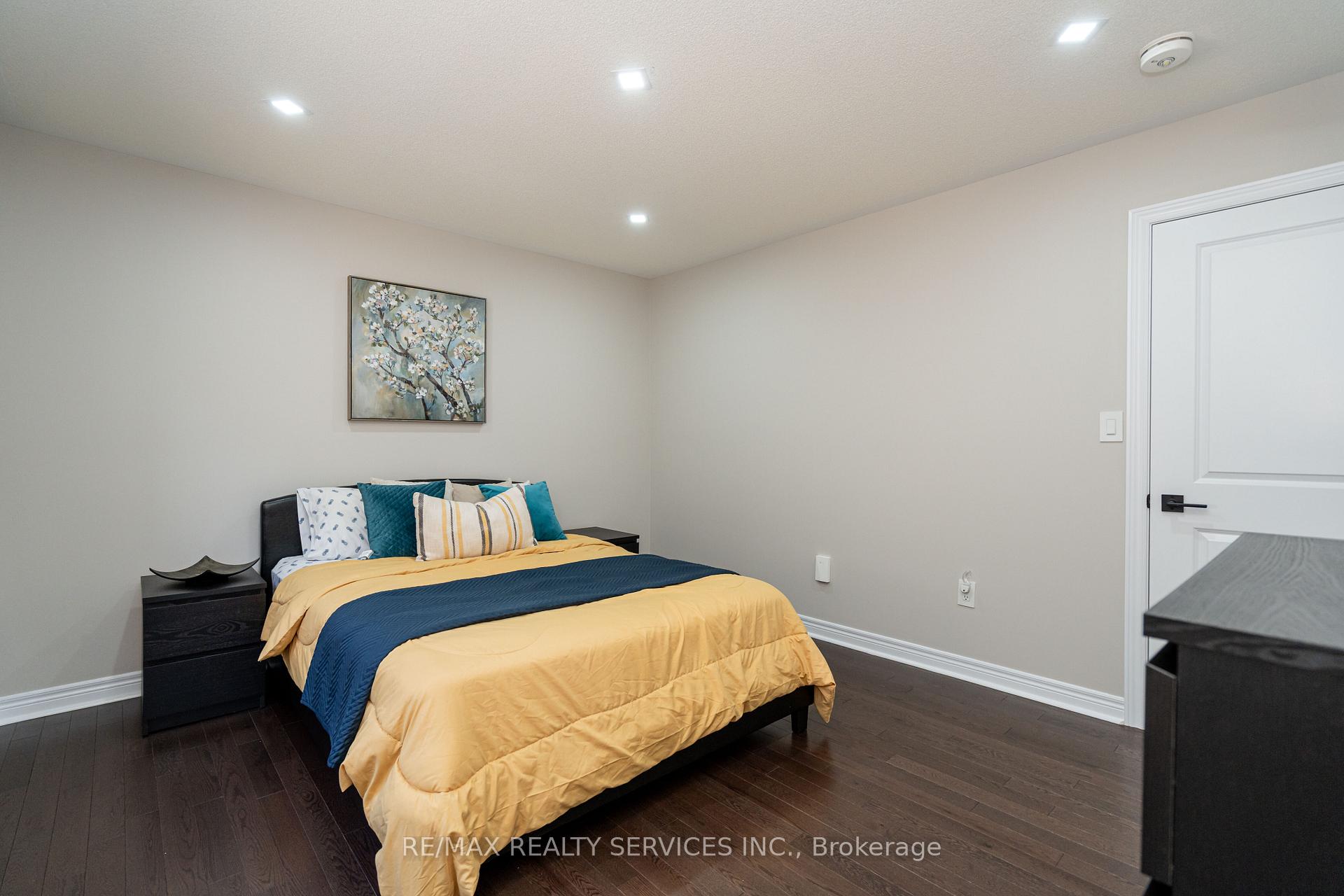 Photo 33 of 105 Benhurst Crescent, Brampton, Northwest Brampton — HOMEH