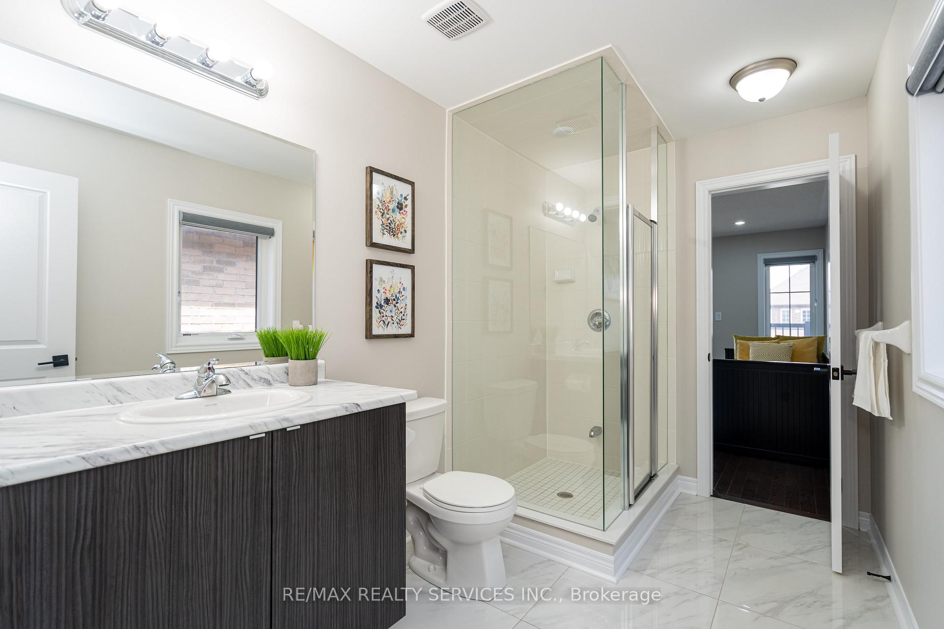 Photo 15 of 105 Benhurst Crescent, Brampton, Northwest Brampton — HOMEH