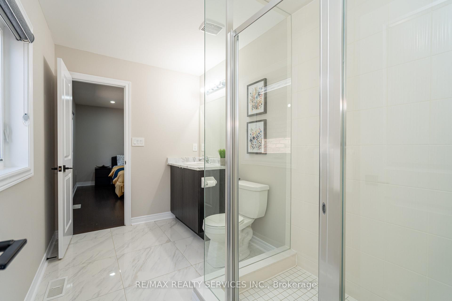 Photo 30 of 105 Benhurst Crescent, Brampton, Northwest Brampton — HOMEH