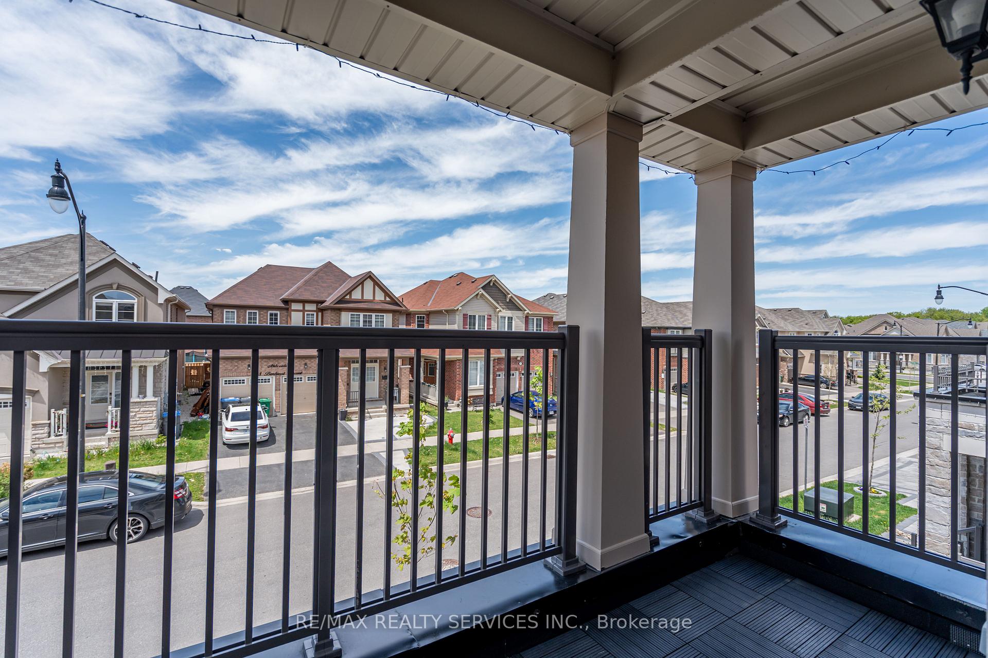 Photo 24 of 105 Benhurst Crescent, Brampton, Northwest Brampton — HOMEH