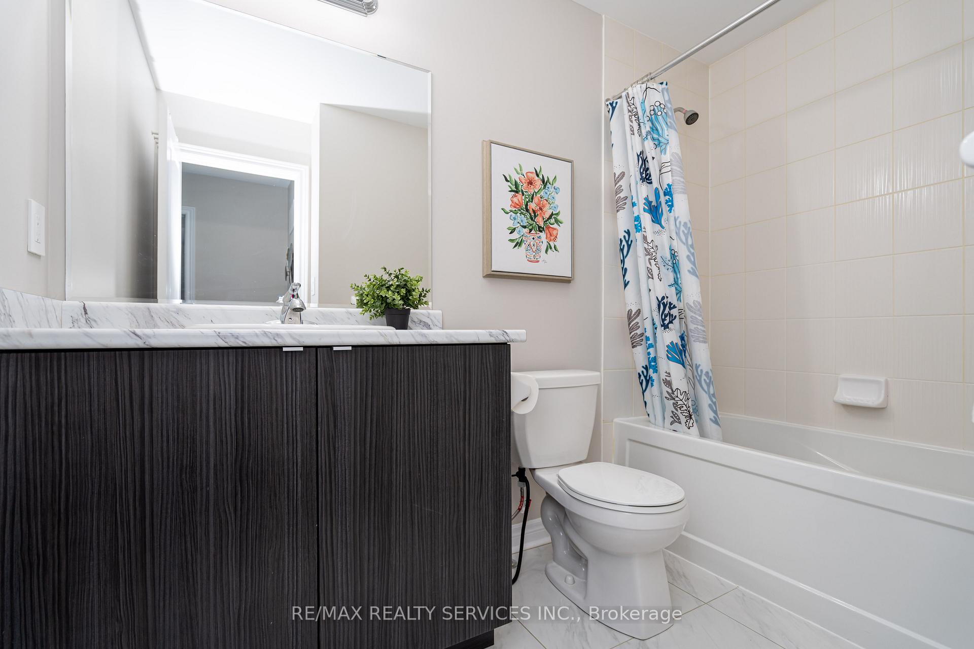 Photo 34 of 105 Benhurst Crescent, Brampton, Northwest Brampton — HOMEH