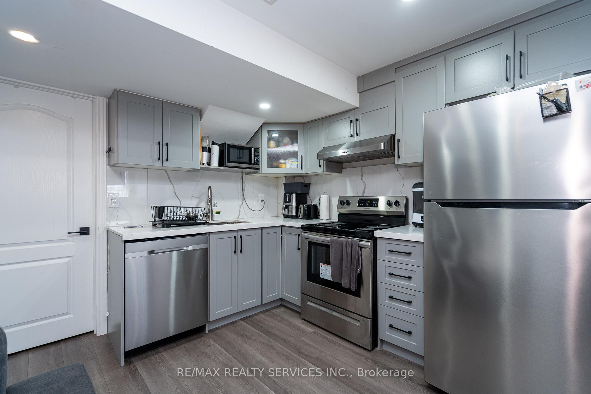 Photo 20 of 105 Benhurst Crescent, Brampton, Northwest Brampton — HOMEH