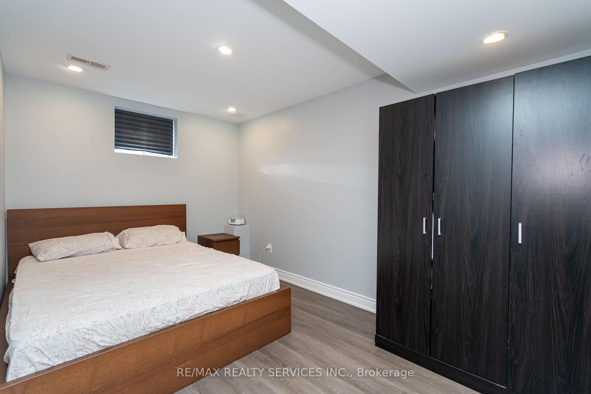 Photo 27 of 105 Benhurst Crescent, Brampton, Northwest Brampton — HOMEH