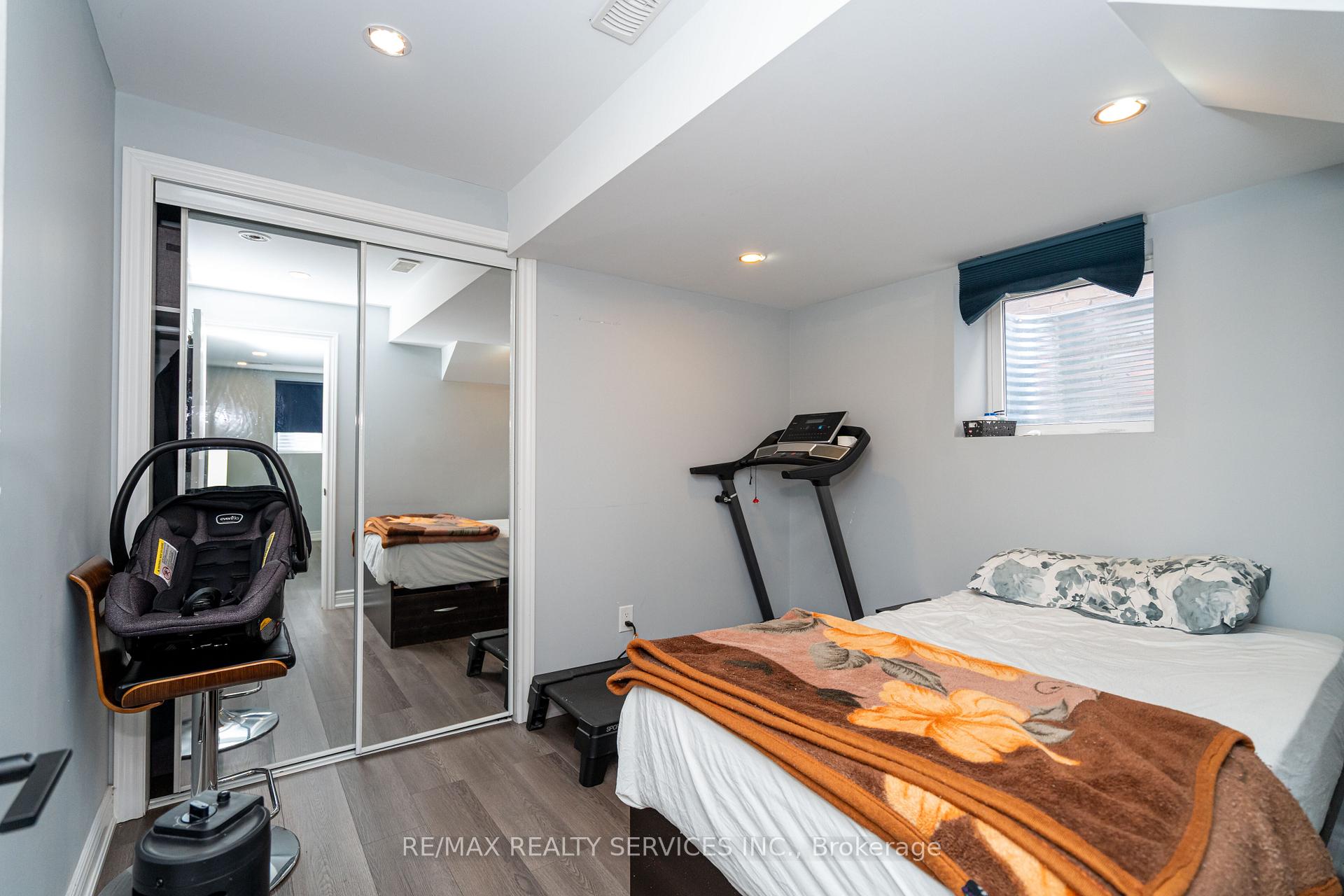 Photo 31 of 105 Benhurst Crescent, Brampton, Northwest Brampton — HOMEH